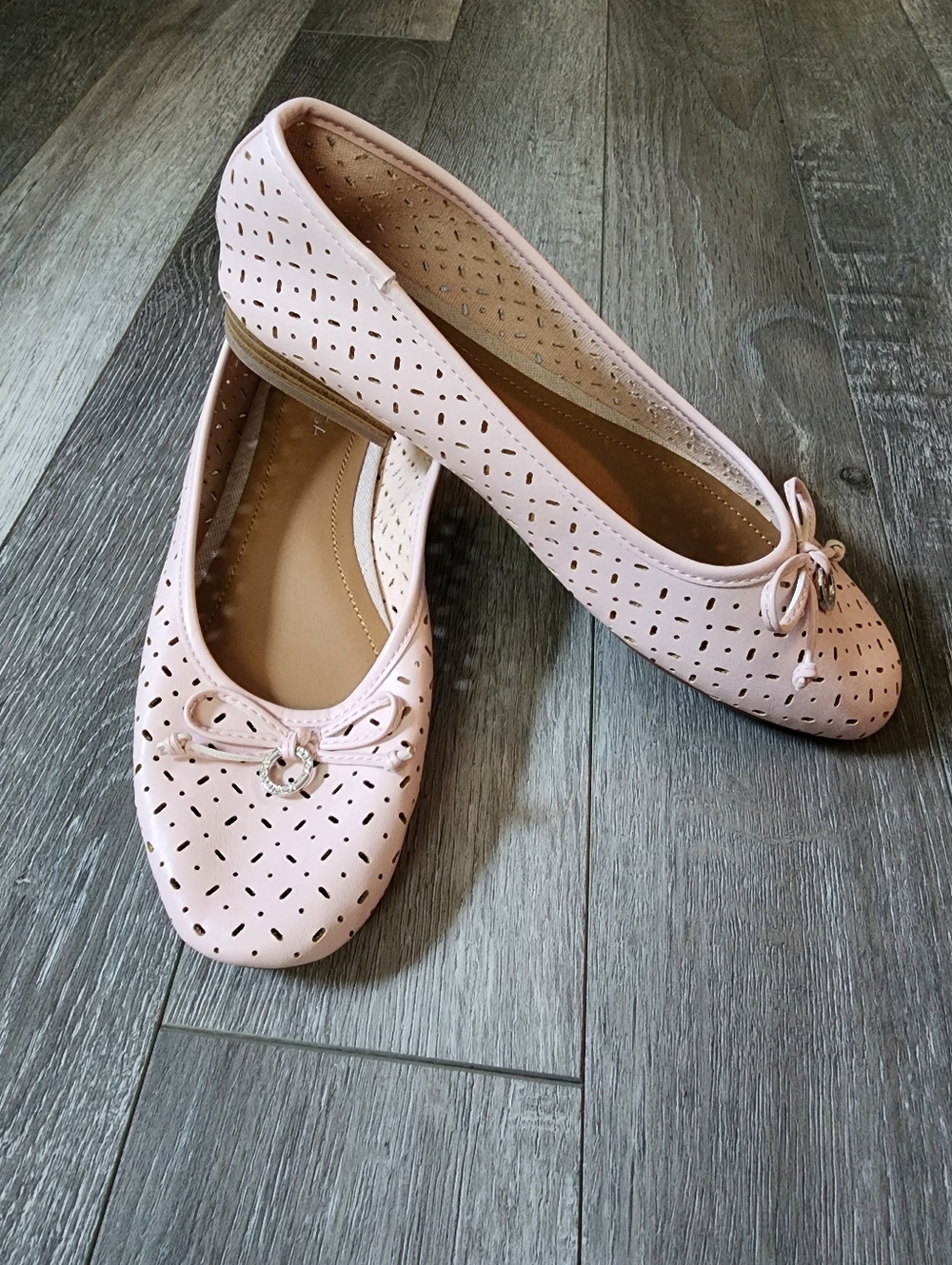 Nautica Cut-out Flats With Bow Detail